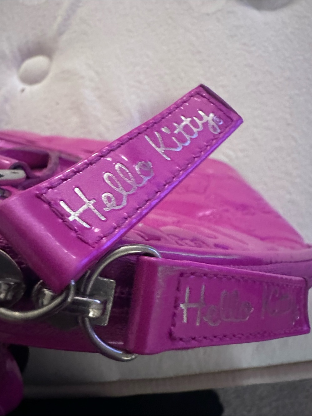 Hello Kitty Glossy Patent Tote in Bright Pink - Picture 3 of 4